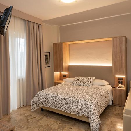 Hotel La Rotonda Cepagatti Eksteriør bilde