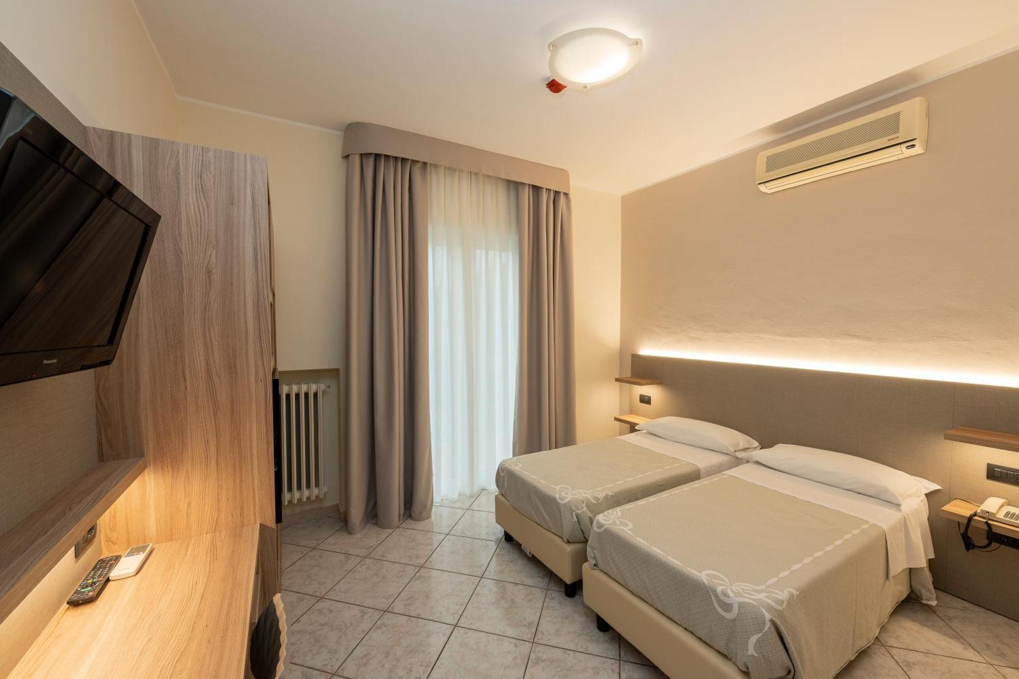 Hotel La Rotonda Cepagatti Eksteriør bilde