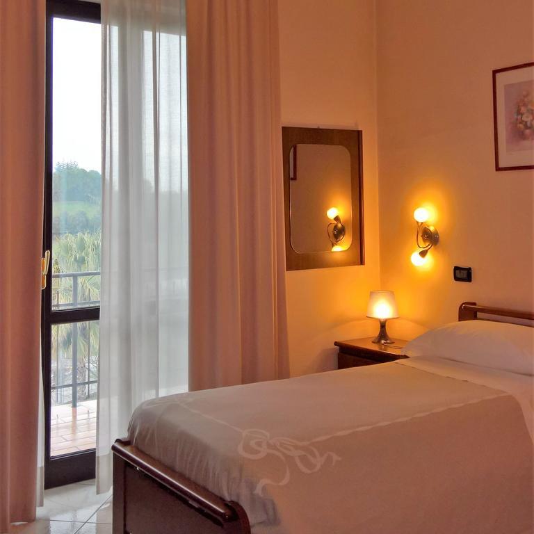 Hotel La Rotonda Cepagatti Eksteriør bilde